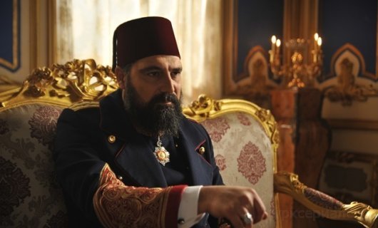 Кадр из турецкого сериала Права на престол Абдулхамид 74 серия